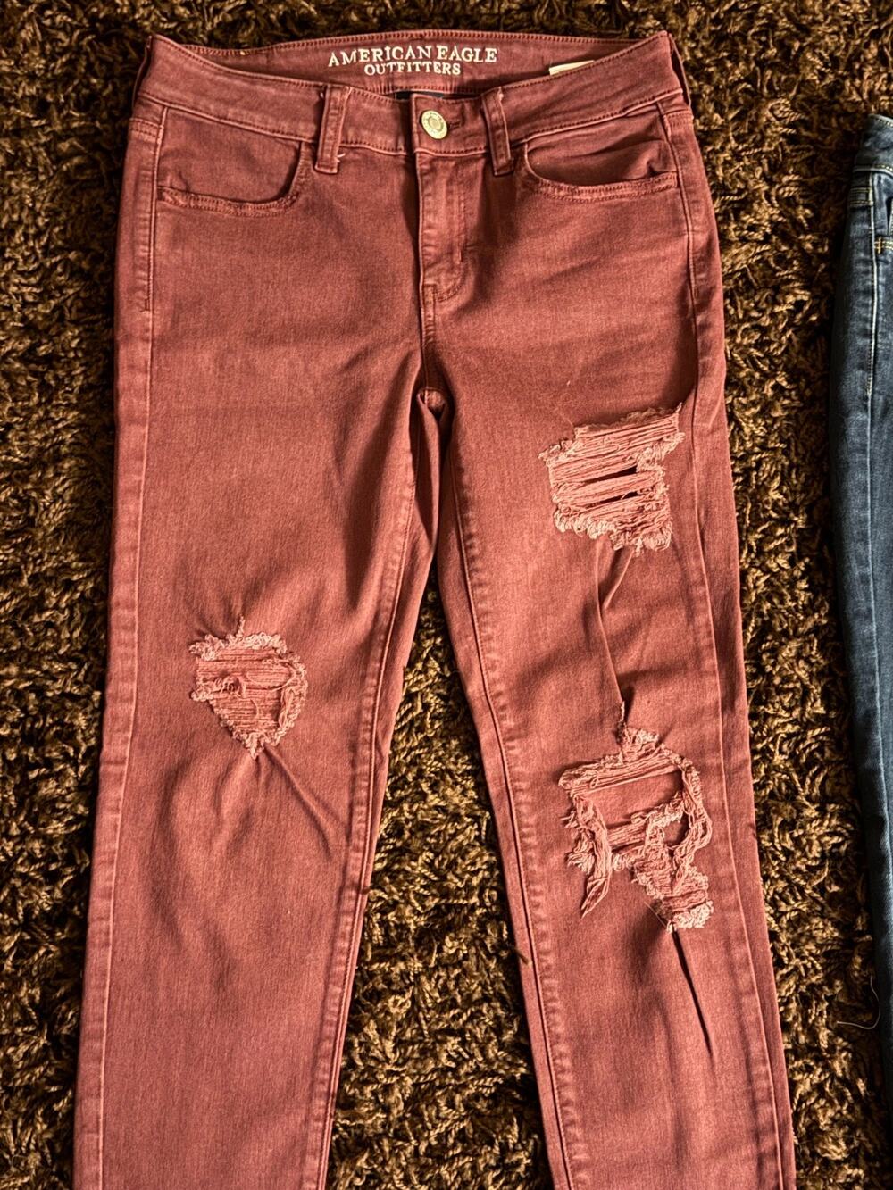 American Eagle Jegging Jeans Size 4 NWOT Mid Rise Pants Distressed Regular